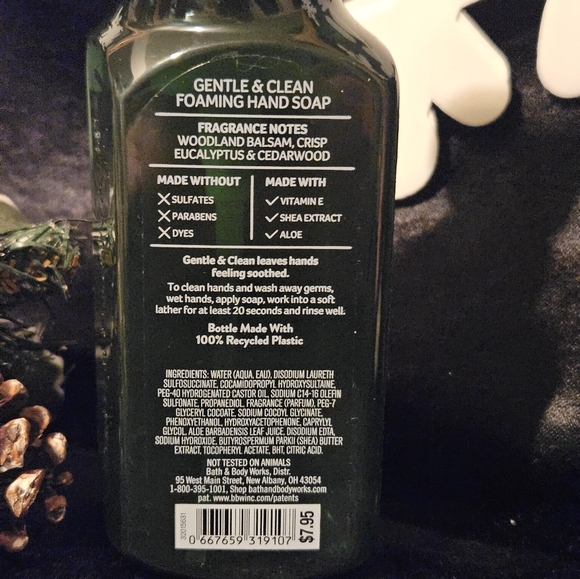 Bath & Body Works Holiday Hand Soap Trio - Red, Green, Gold - Picture 5 of 8